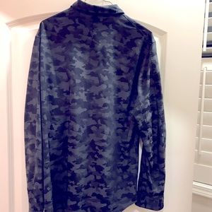 Men’s Lululemon L/S Commission Blk / Grey Camo Button Down Shirt